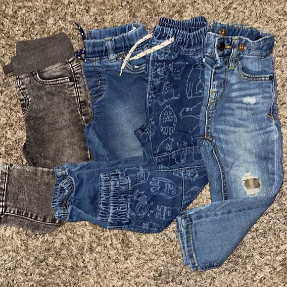 Set of 4 jeans, size 2TODDLER - Picture 3 of 7
